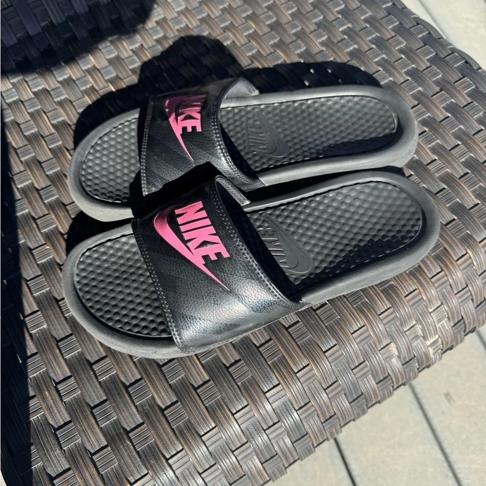 Women’s Nike slides
